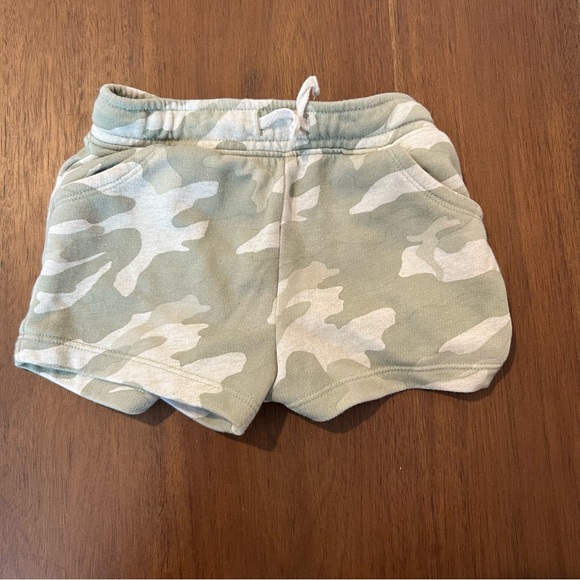 Bundle of 3 pairs of Old Navy drawstring girls 2T shorts in great condition - Picture 7 of 12
